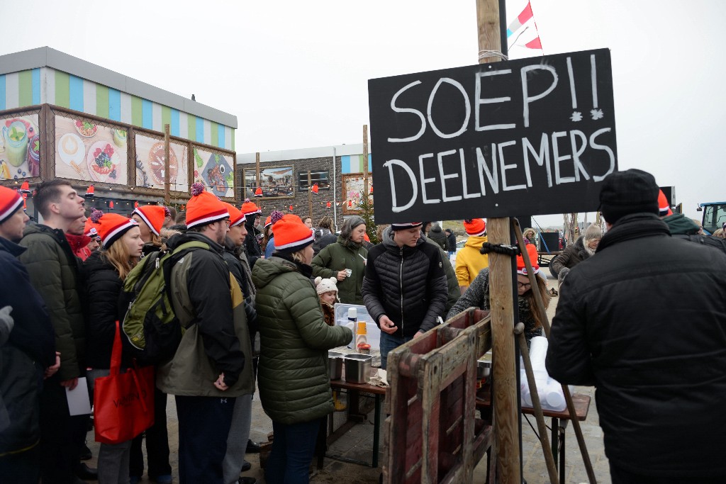 ../Images/Nieuwjaarsduik Nederzandt 2020 161.jpg